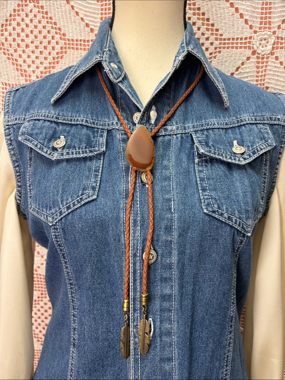 Vintage Western Bolo Tie Brown Agate Stone Braided Leather Feather Tips - Picture 5 of 6